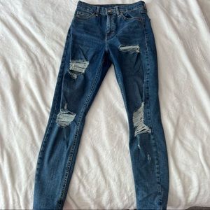 TOPSHOP distressed skinny jean size W28/L30